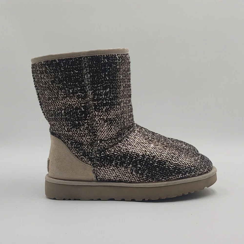 UGG Short Frill Bronze Boots Gorpcore Après Ski Cozy Winter 9